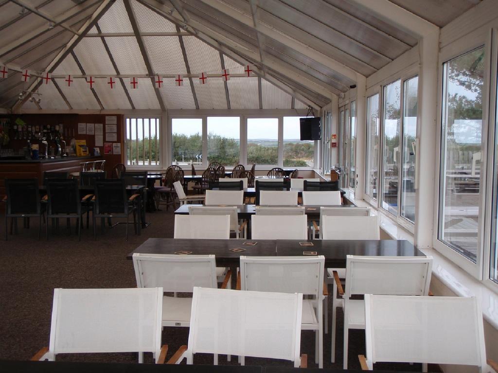 Chalets & Lodges At Atlantic Bays Holiday Park Padstow Exterior photo